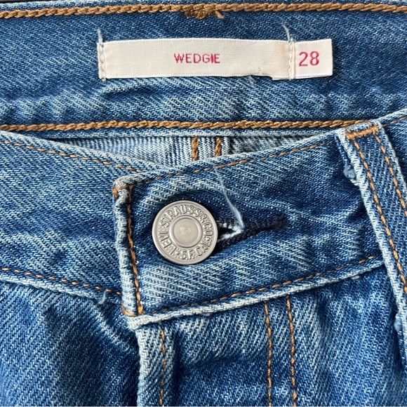 Levi’s Wedgie Icon Athens Hera size 28 distressed blue jeans - Picture 7 of 13